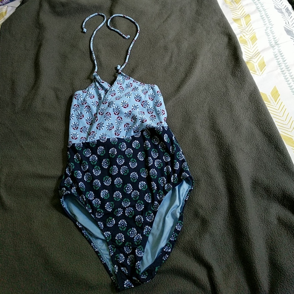 One piece bathing suit
